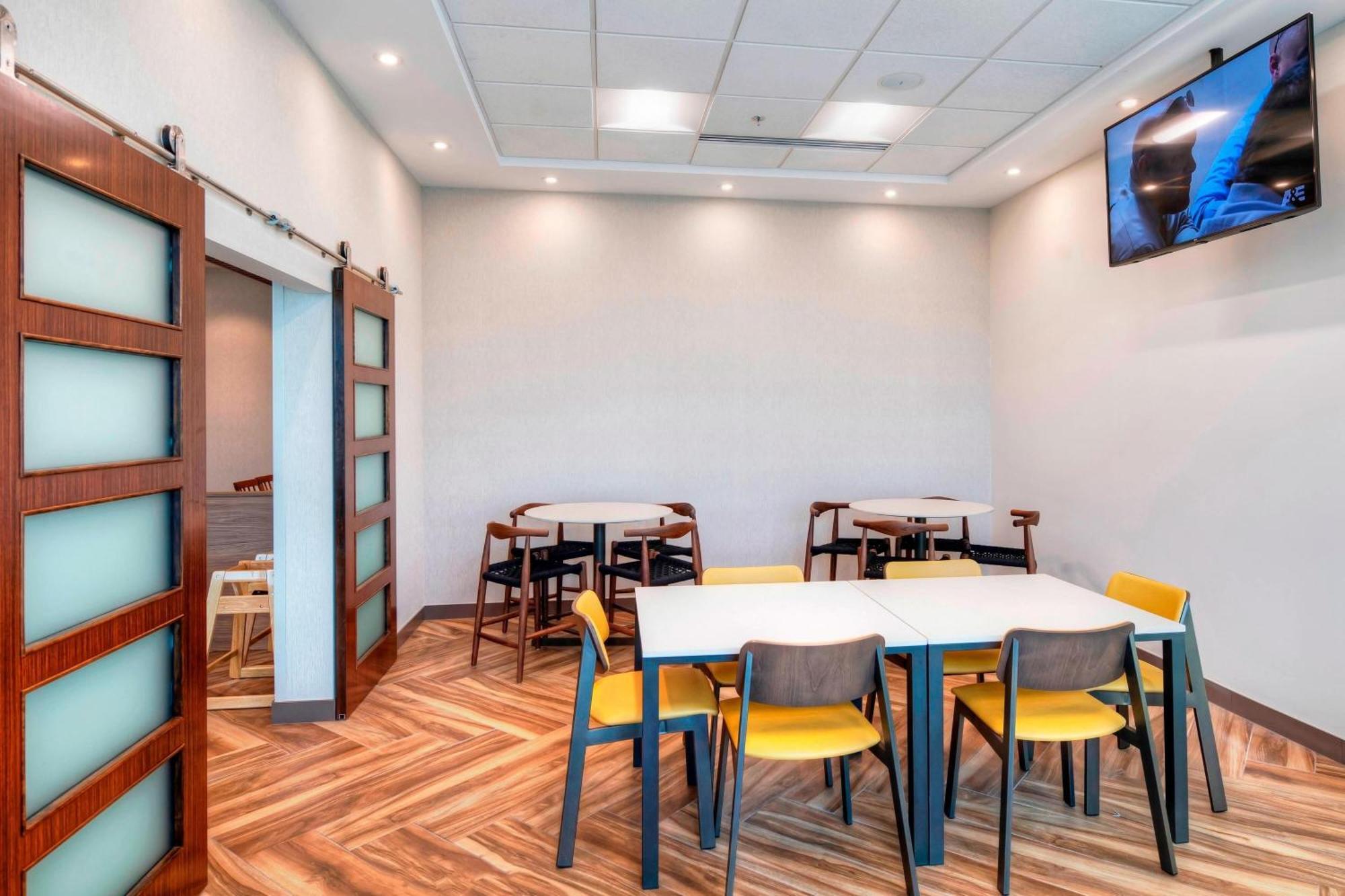 Fairfield Inn & Suites By Marriott Ottawa Airport Exteriér fotografie